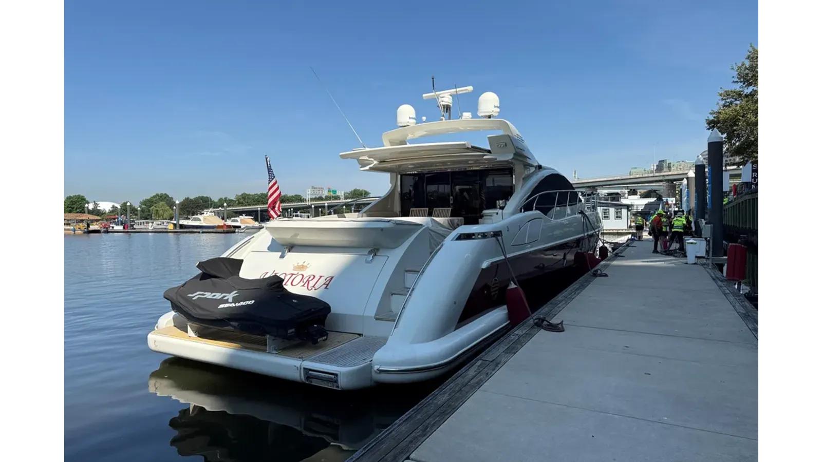 Лучшая цена на 2007 Azimut 68S