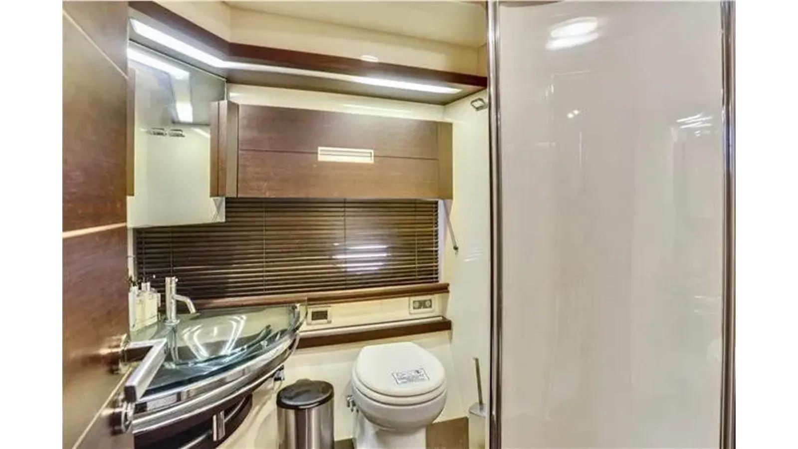 Купить яхту 2007 Azimut 68S 2007 в Shestakov Yacht Sales