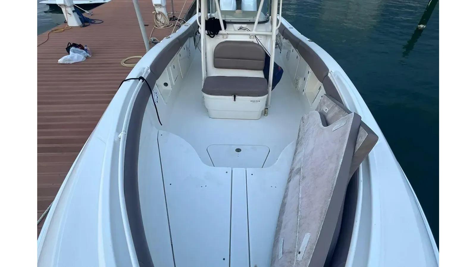 Купить яхту 2010 Hydra-Sports 2900 VECTOR 29 в Shestakov Yacht Sales