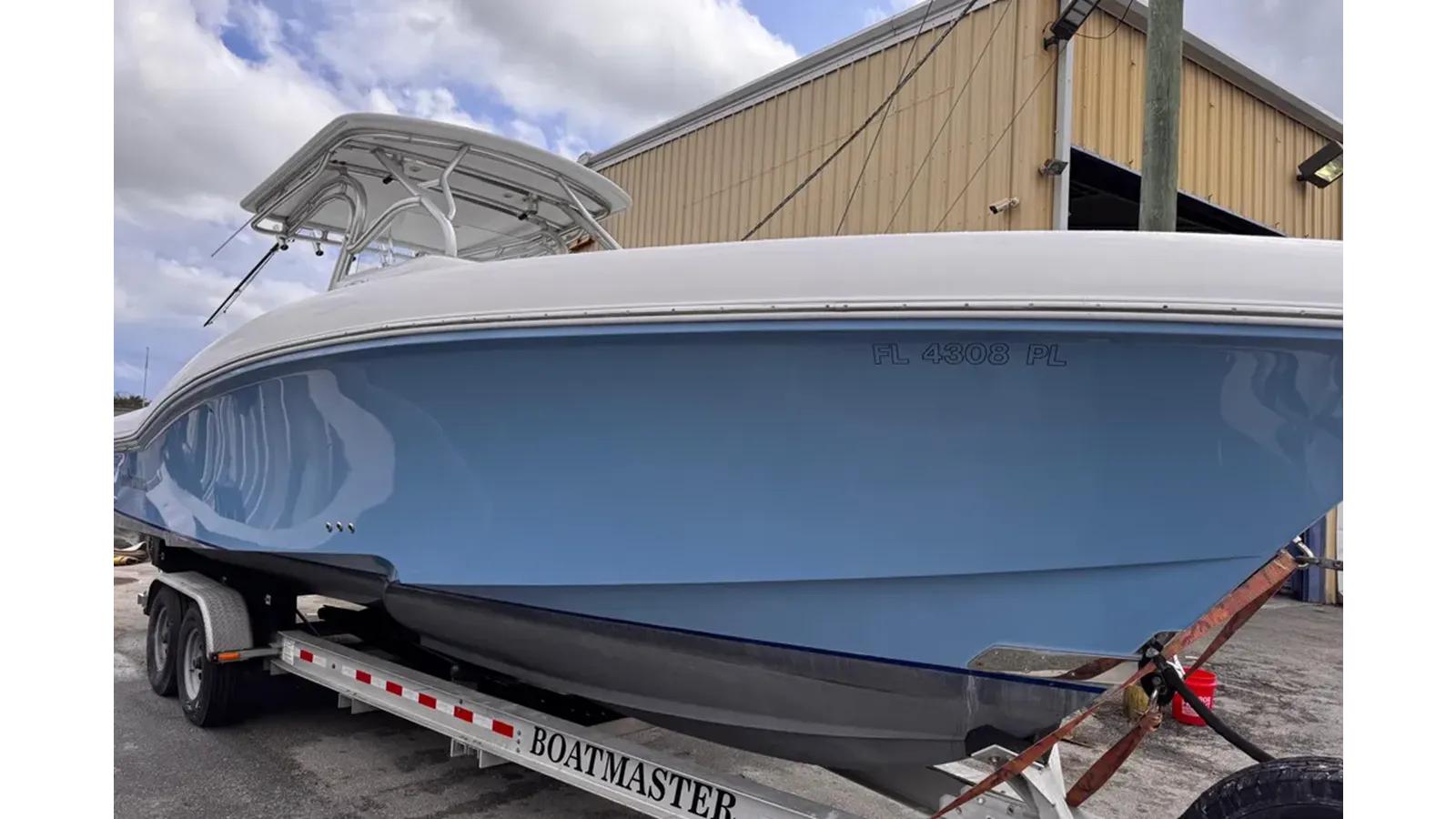 the best price on 2010 Typhoon 33