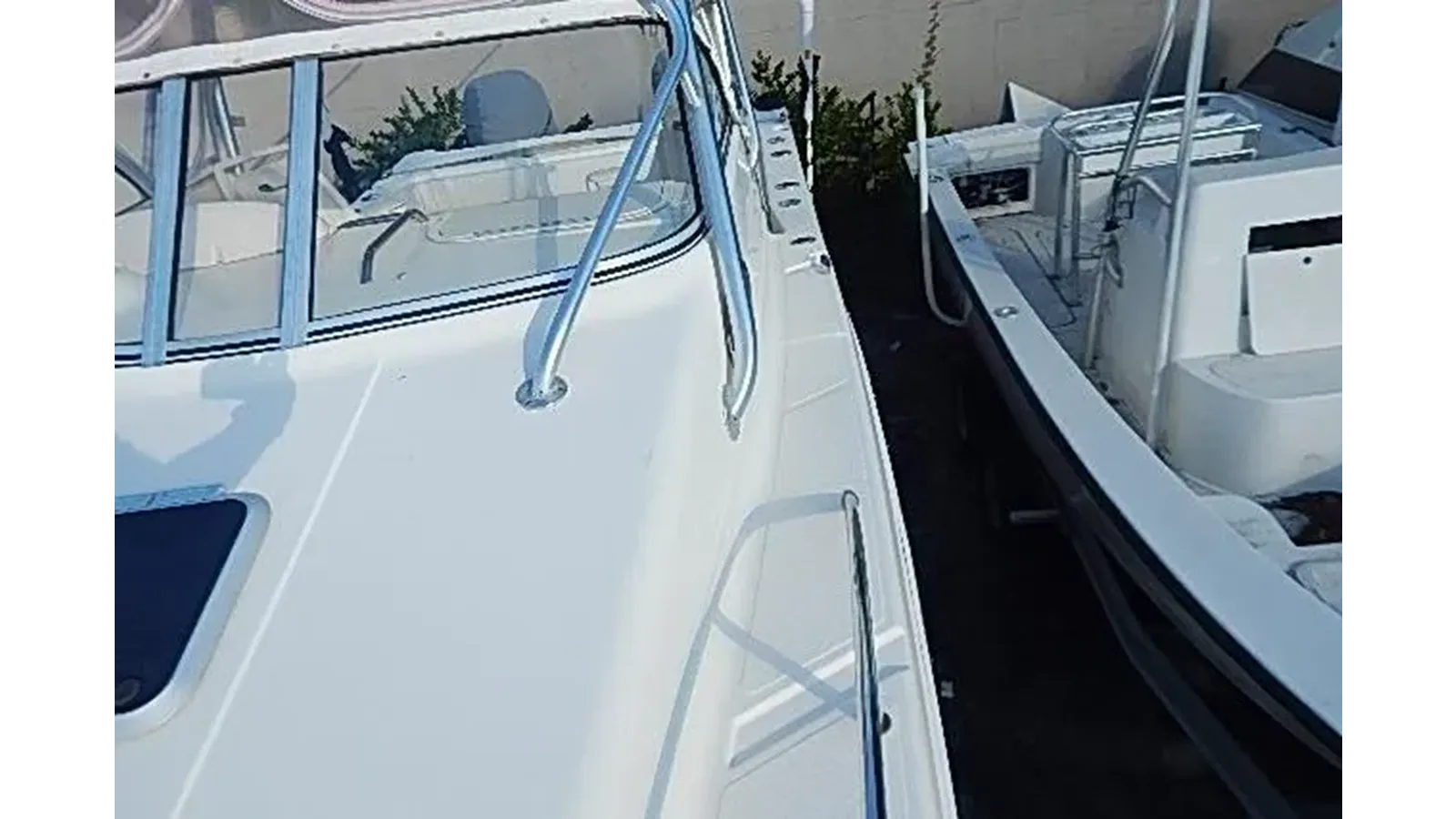 the best price on 2003 World Cat 270 EC 2003