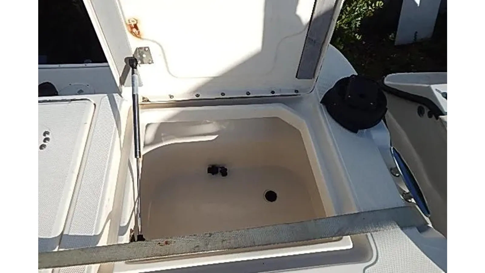 2003 World Cat 270 EC yacht sale