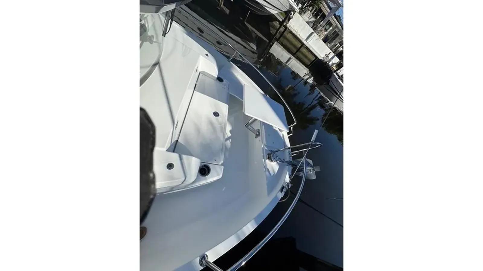 Buy a 2022 Jeanneau NC 795 Sport 2022 at Shestakov Yacht Sales