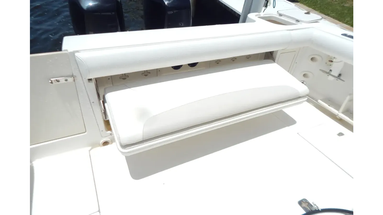 the best price on 2005 Boston Whaler 305 Conquest 30