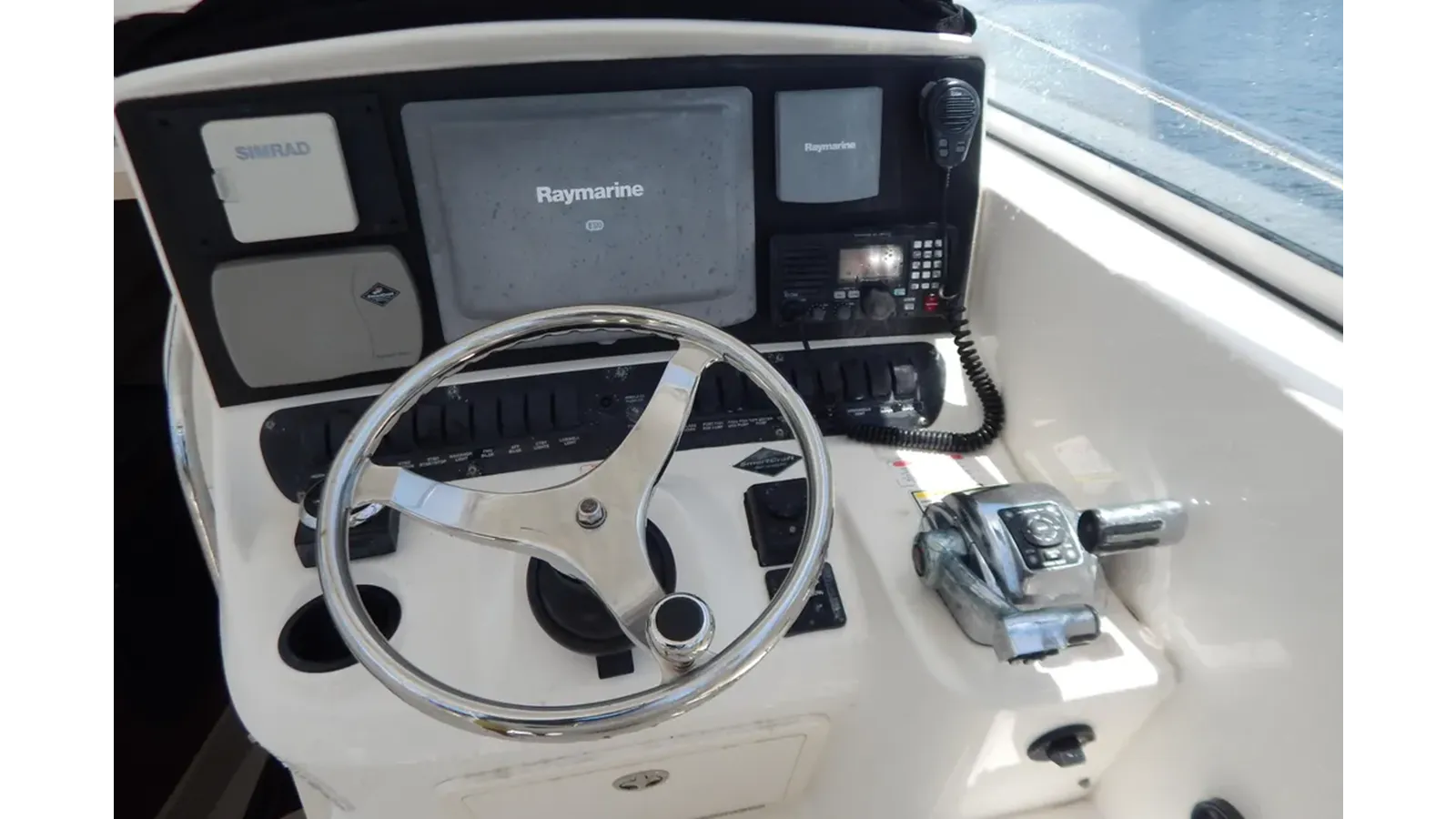 best yacht sales deals 2005 Boston Whaler 305 Conquest
