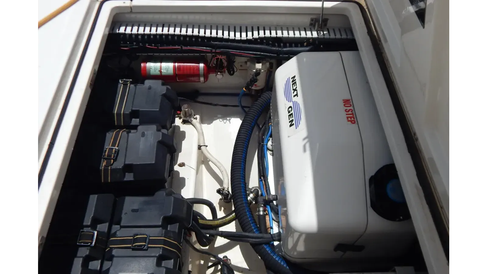 Buy a yacht 2005 Boston Whaler 305 Conquest - Boston Whaler