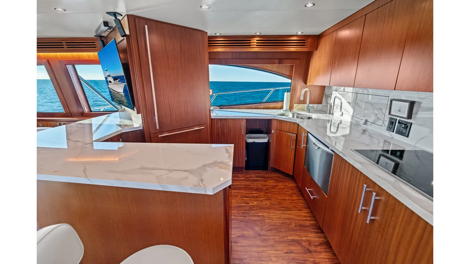 Купить яхту FIRTH'S CHASM Enclosed Bridge в Shestakov Yacht Sales