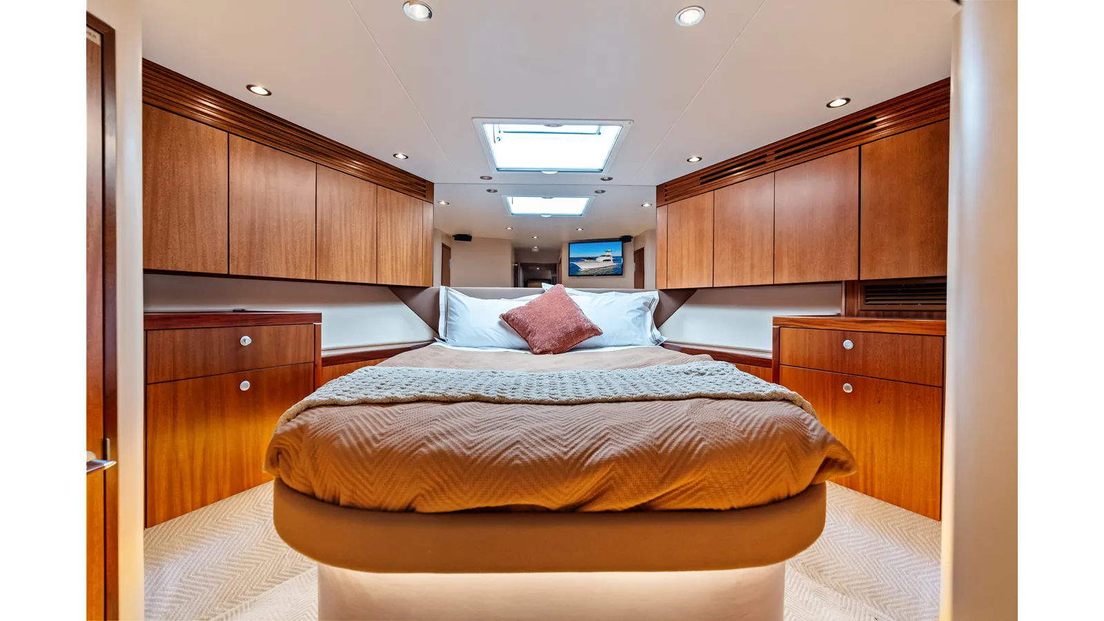 Купить яхту FIRTH'S CHASM - Hatteras в Shestakov Yacht Sales