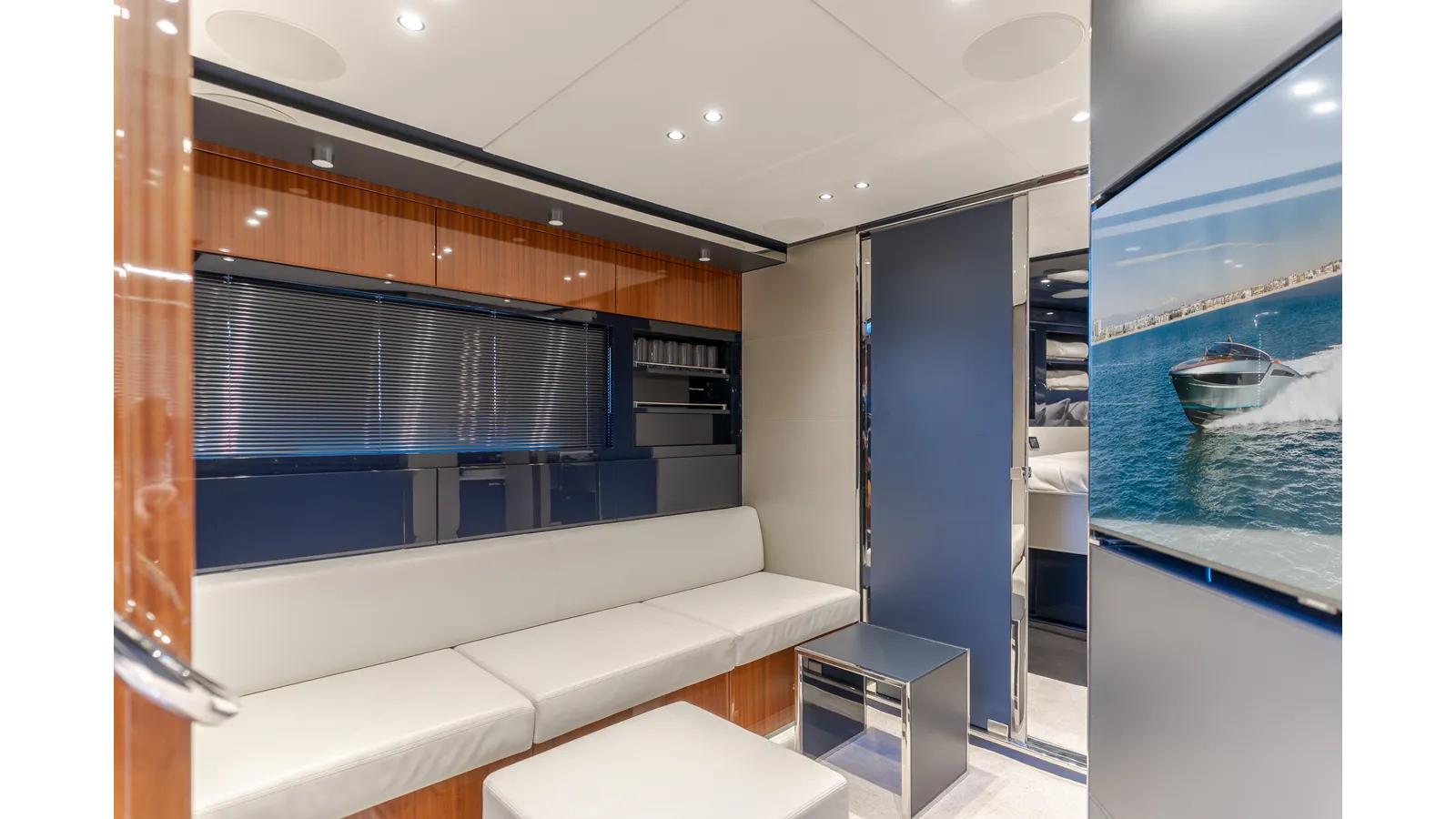 best yacht sales deals Commodore One 2021