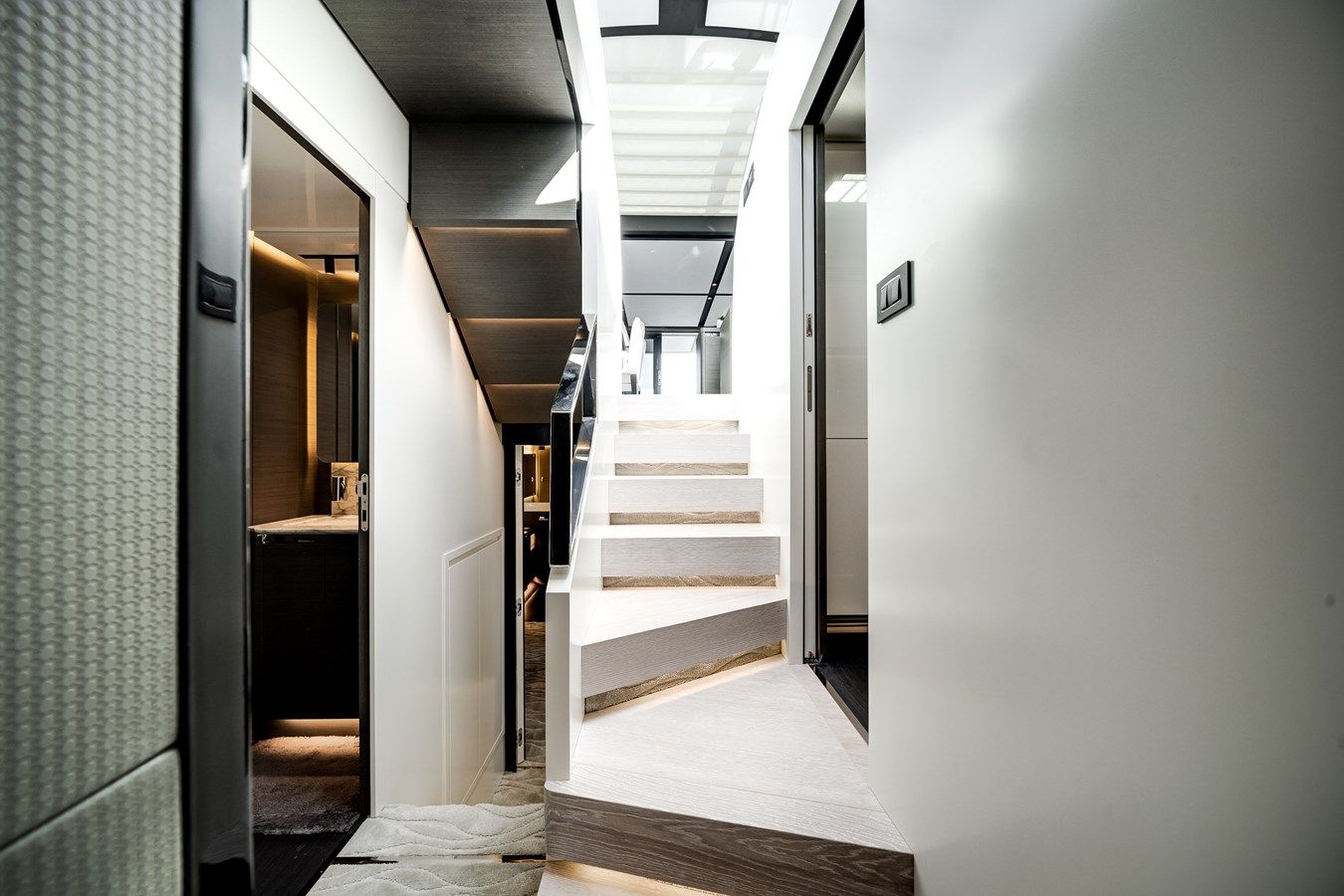 Продажа яхты Partnership IV - Azimut Yachts