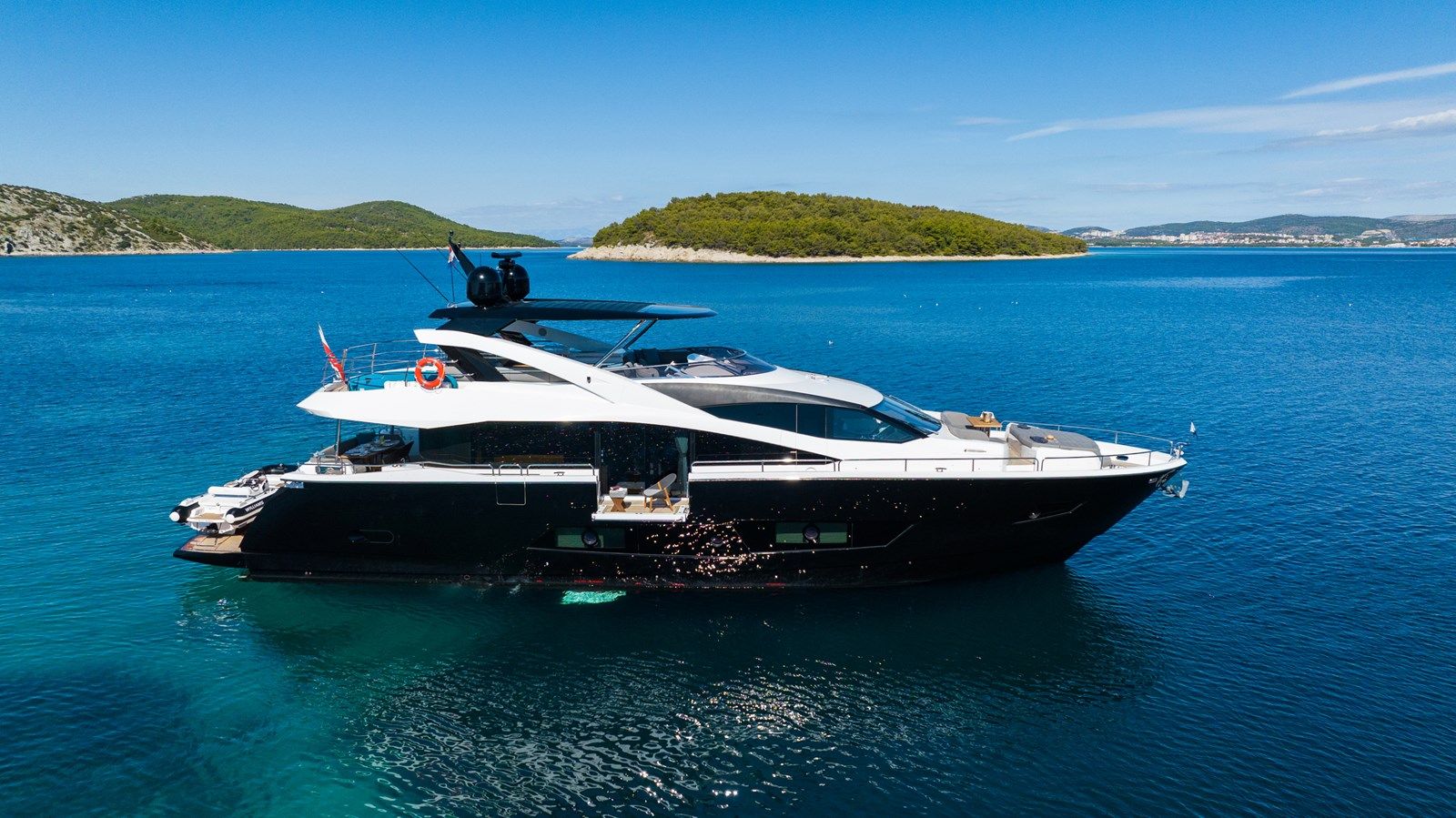 Лучшие предложения покупки яхты Black Mamba - Sunseeker