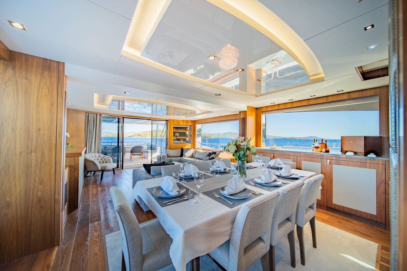 Стоимость яхты Black Mamba - Sunseeker