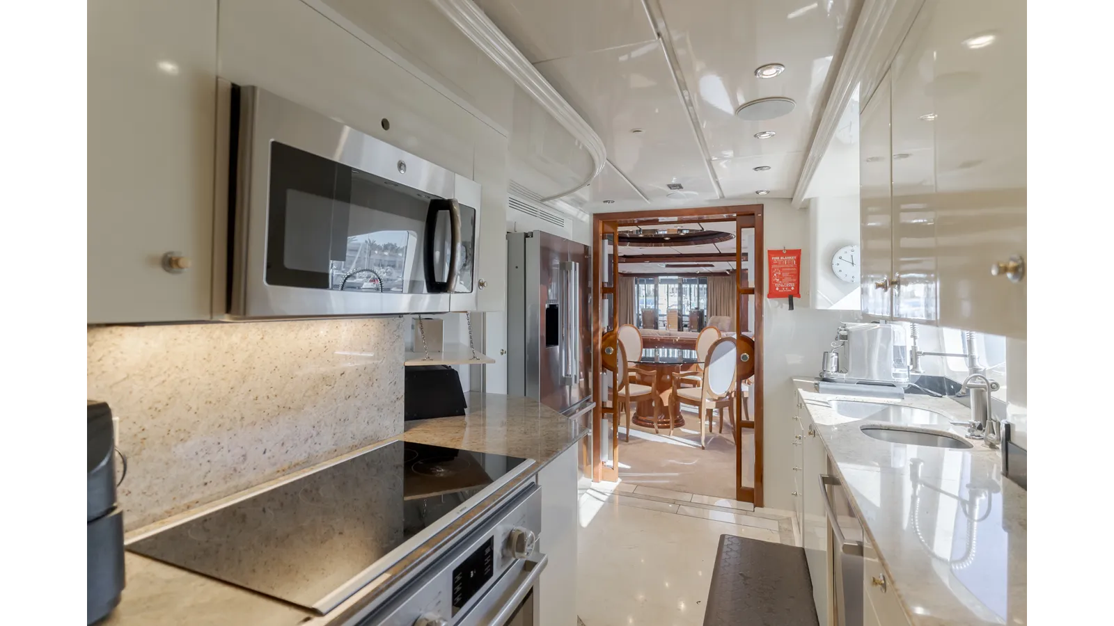 Active Octo 104 Raised Pilothouse