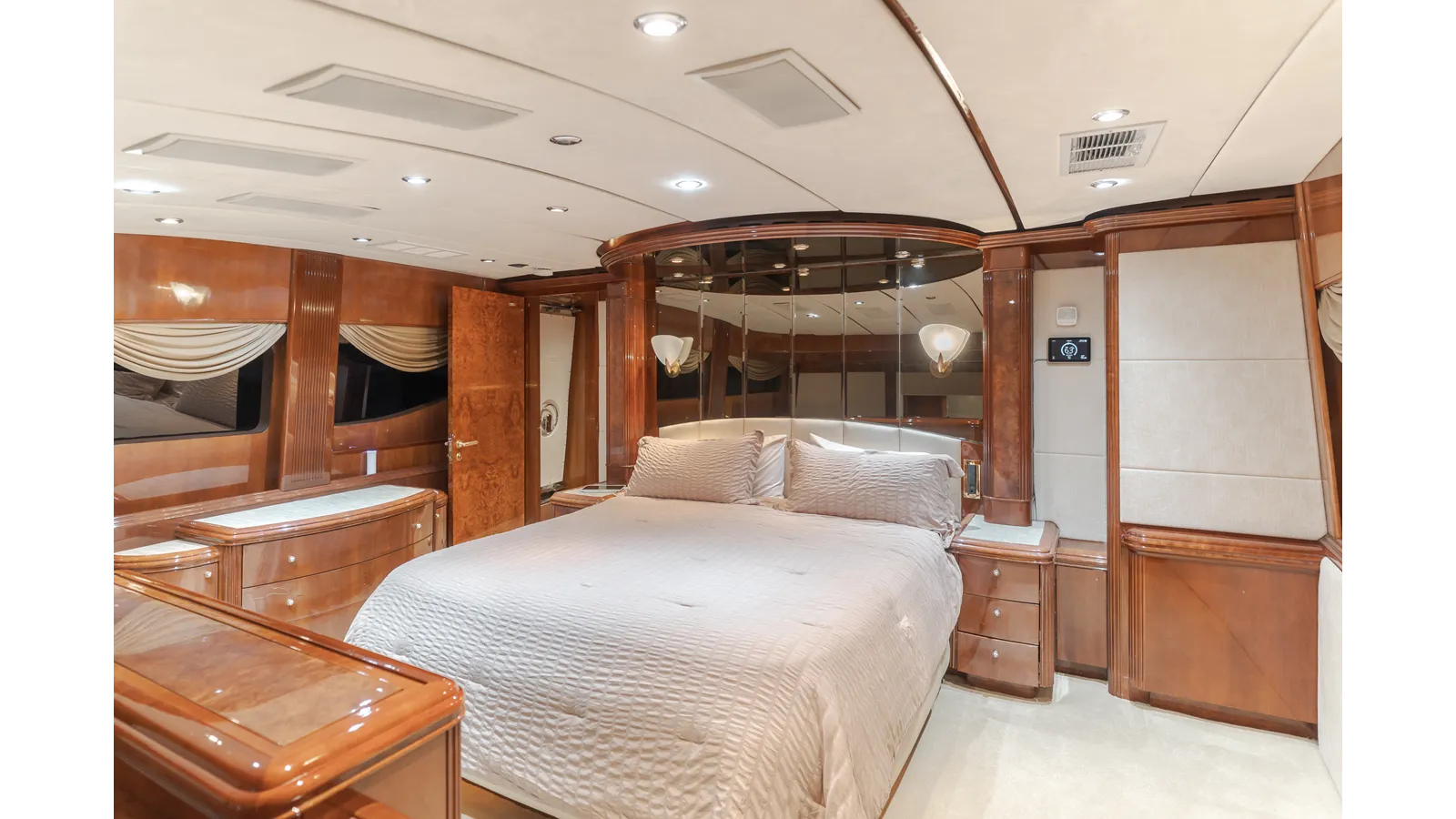 Buy a yacht Active Octo 104