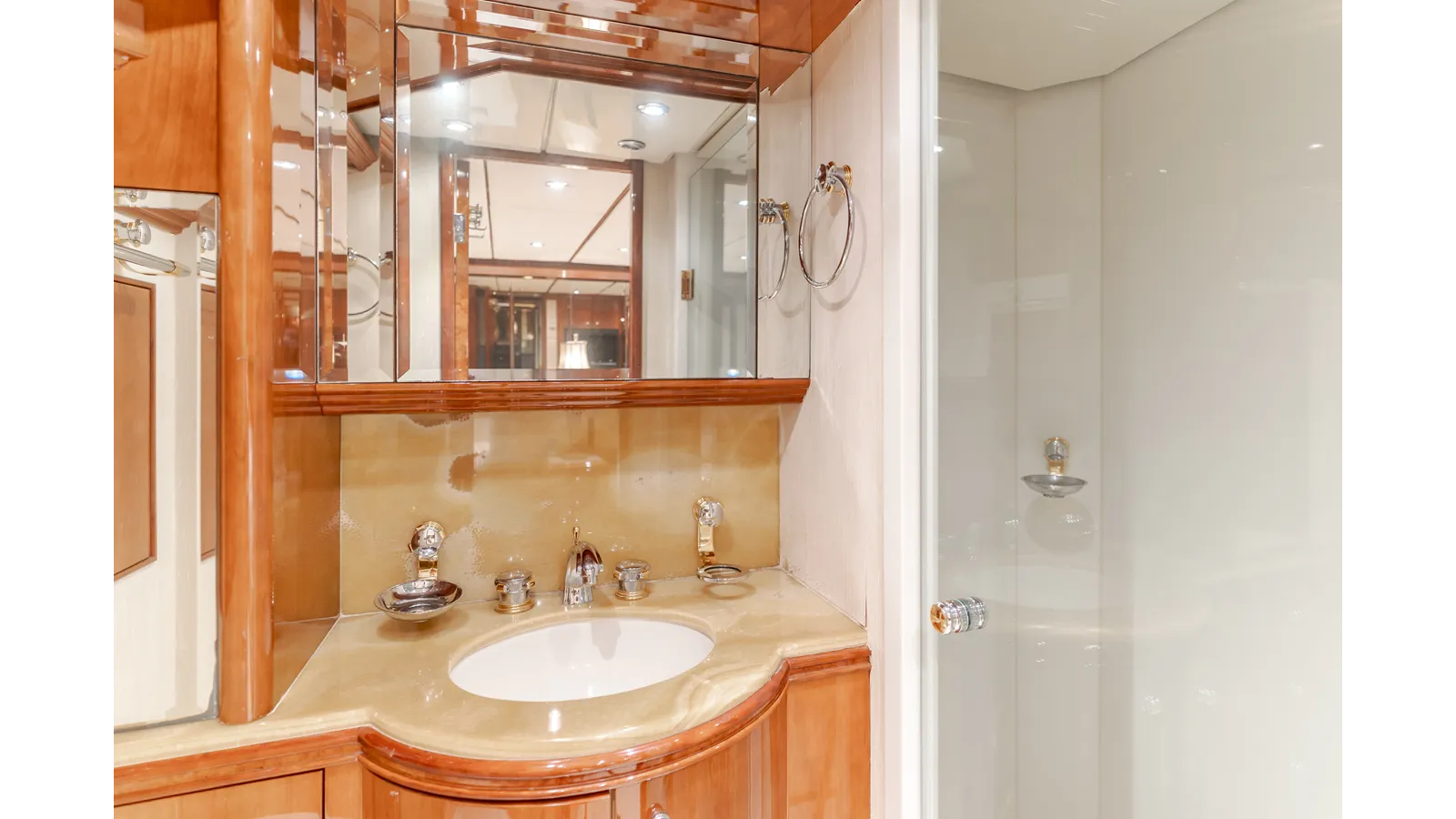 Buy a Active Octo 2002 at Shestakov Yacht Sales