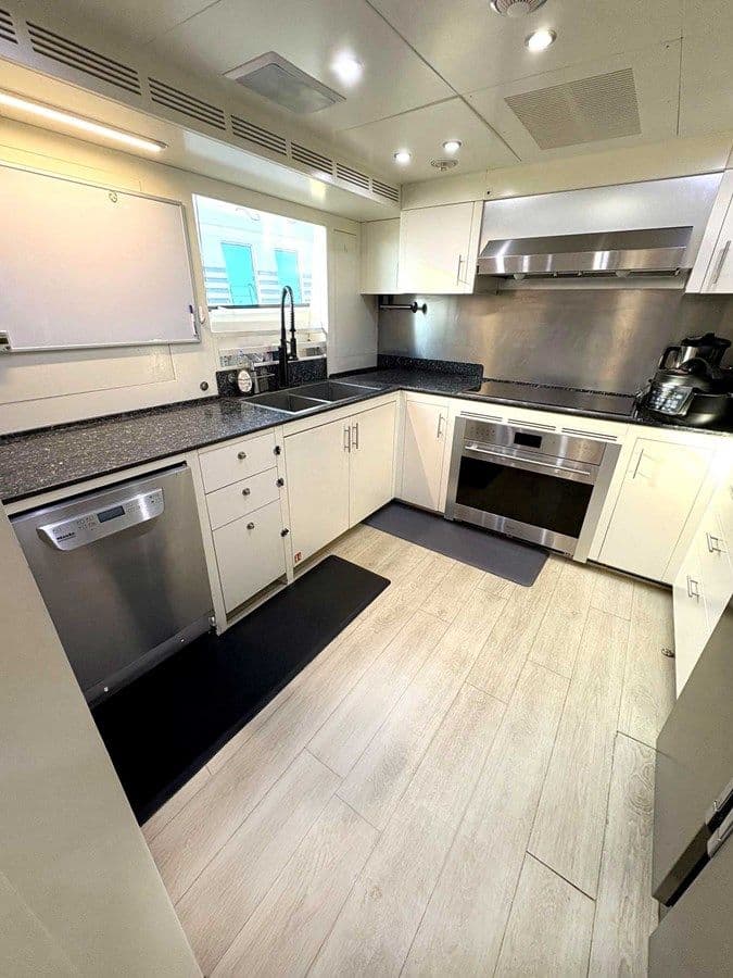 Buy a NAMASTE - Benetti at Shestakov Yacht Sales