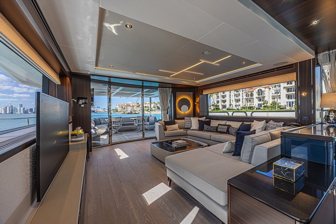 Buy a HIDEOUT - Sunseeker at Shestakov Yacht Sales