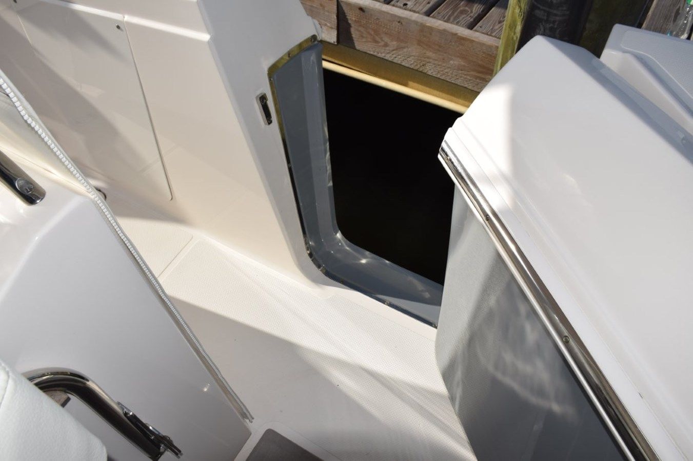 Buy a DIAMOND PEARL - Tiara at Shestakov Yacht Sales