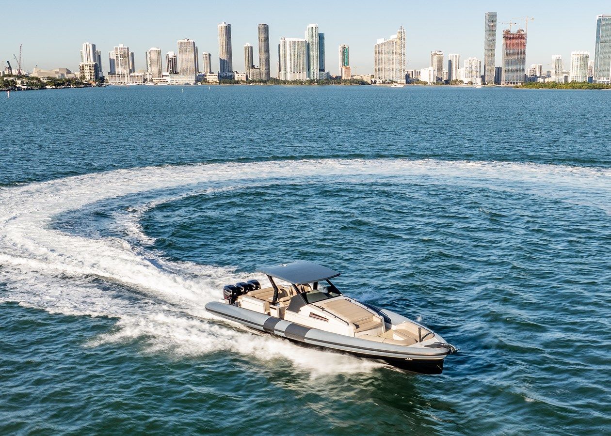 Buy a SEVEN 500R at Shestakov Yacht Sales