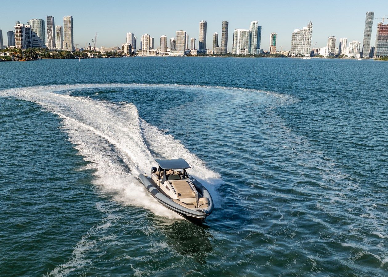 Buy a yacht SEVEN - CHASER YACHTS