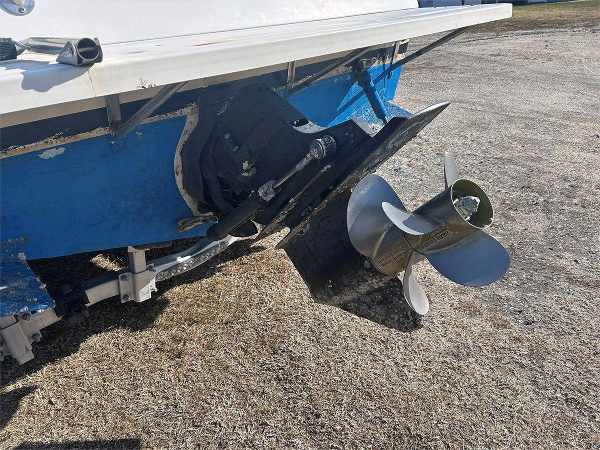 best yacht sales deals 26' Skipjack 2000 262 26