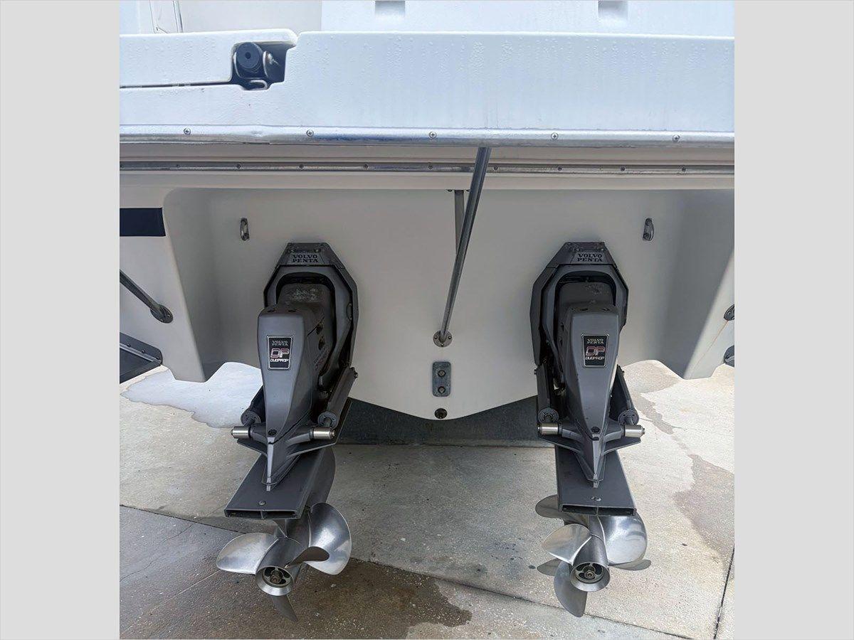 the best price on 30' Chris Craft 2003 298 Express 2003