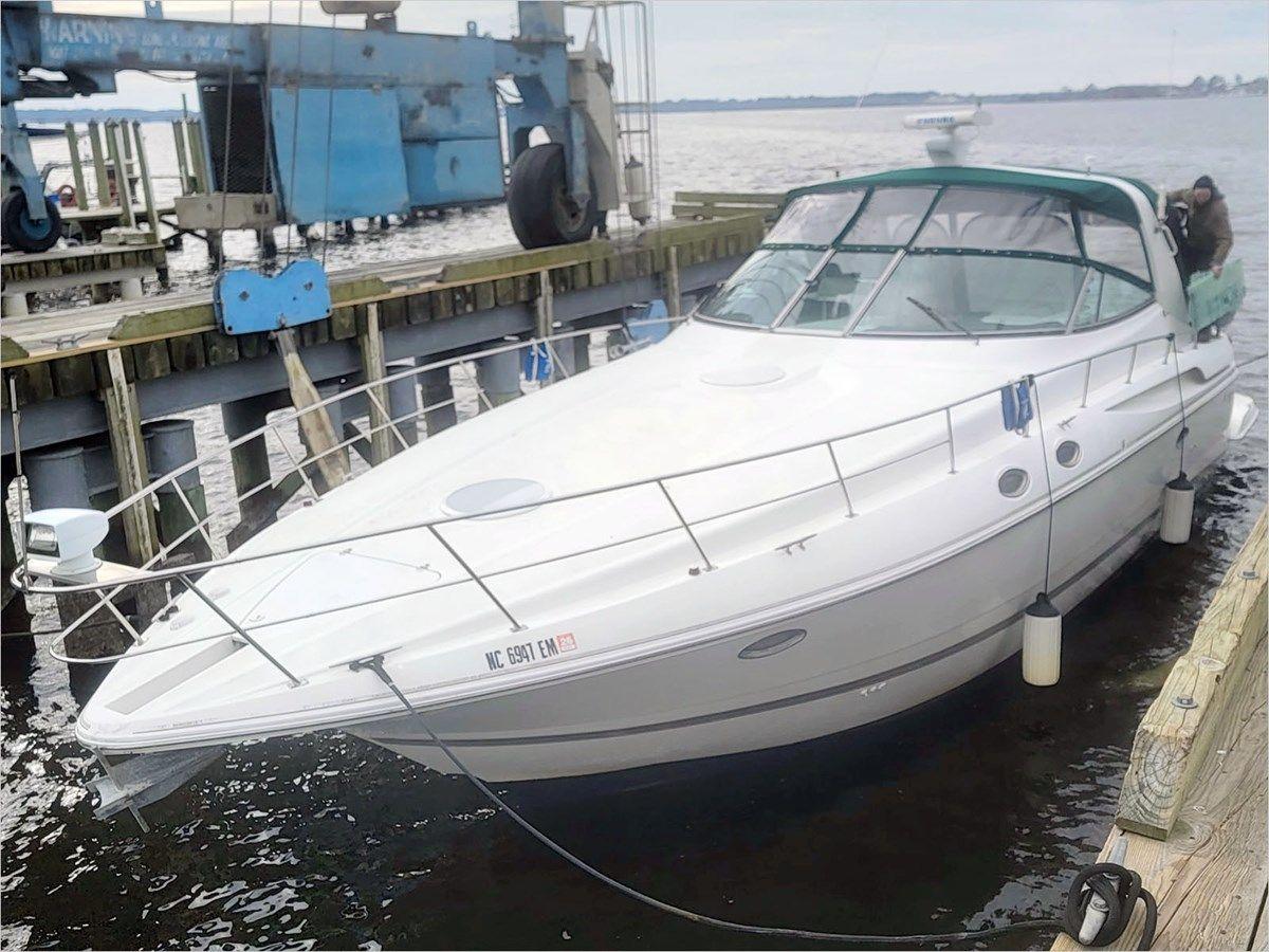 the best price on 38' Cruisers 1998 3870 ESPRIT