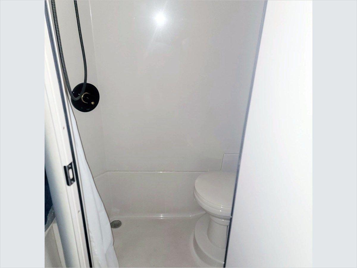 the best price on 38' Cruisers 1998 3870 ESPRIT - Cruisers Yachts