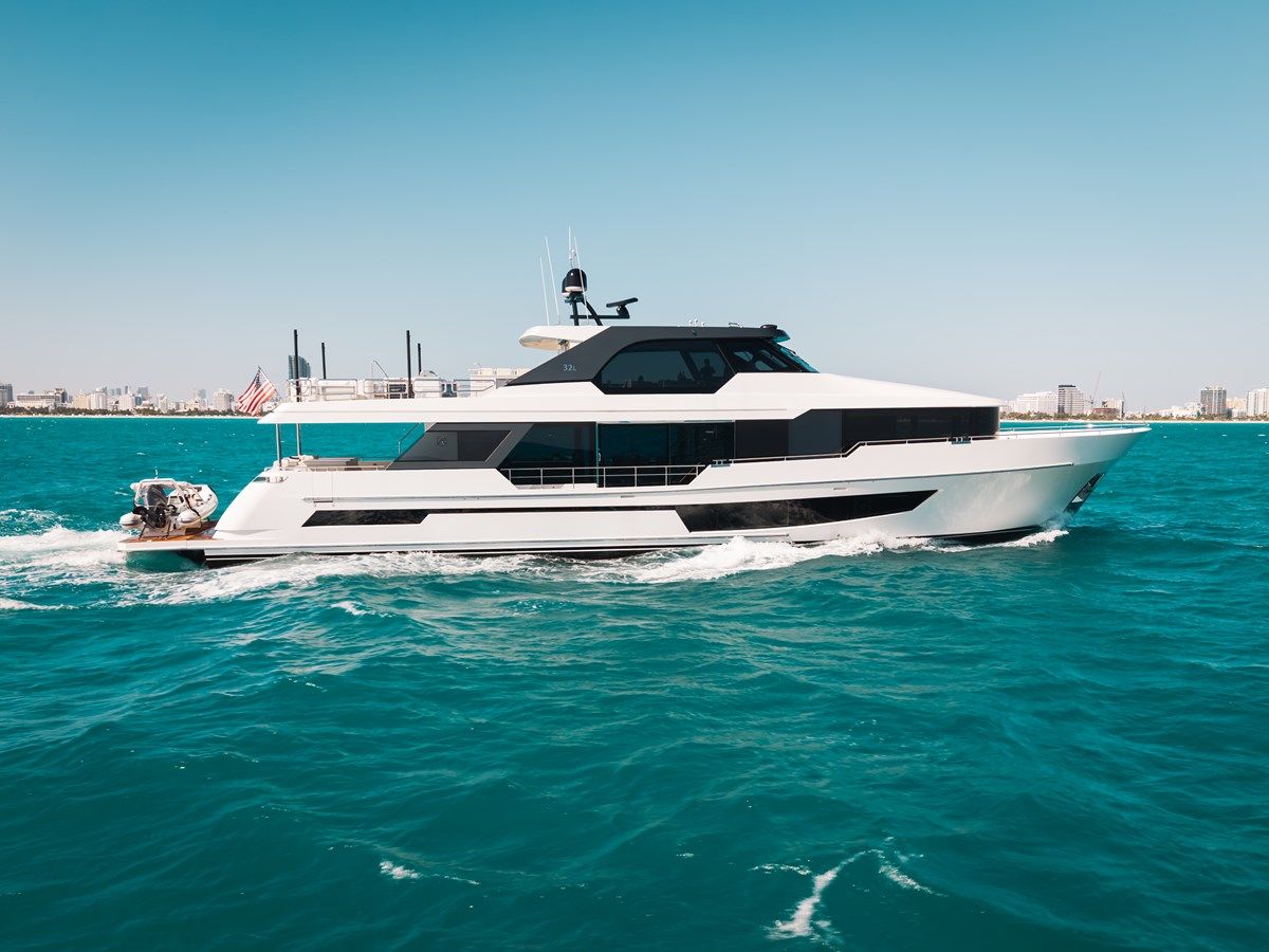 best yacht sales deals LA-LA-LA - Ocean Alexander