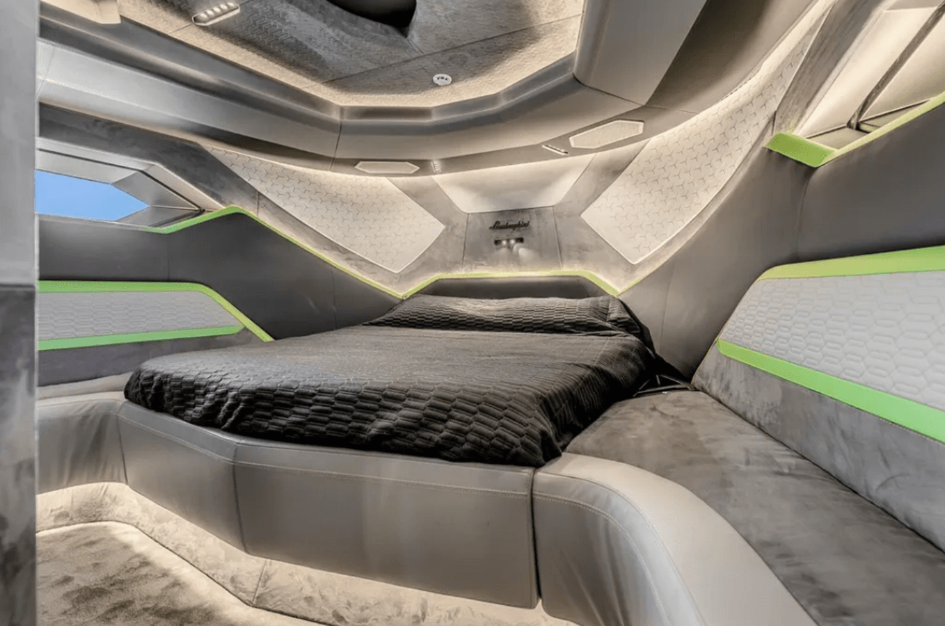 the best price on  Tecnomar Lamborghini 63 65