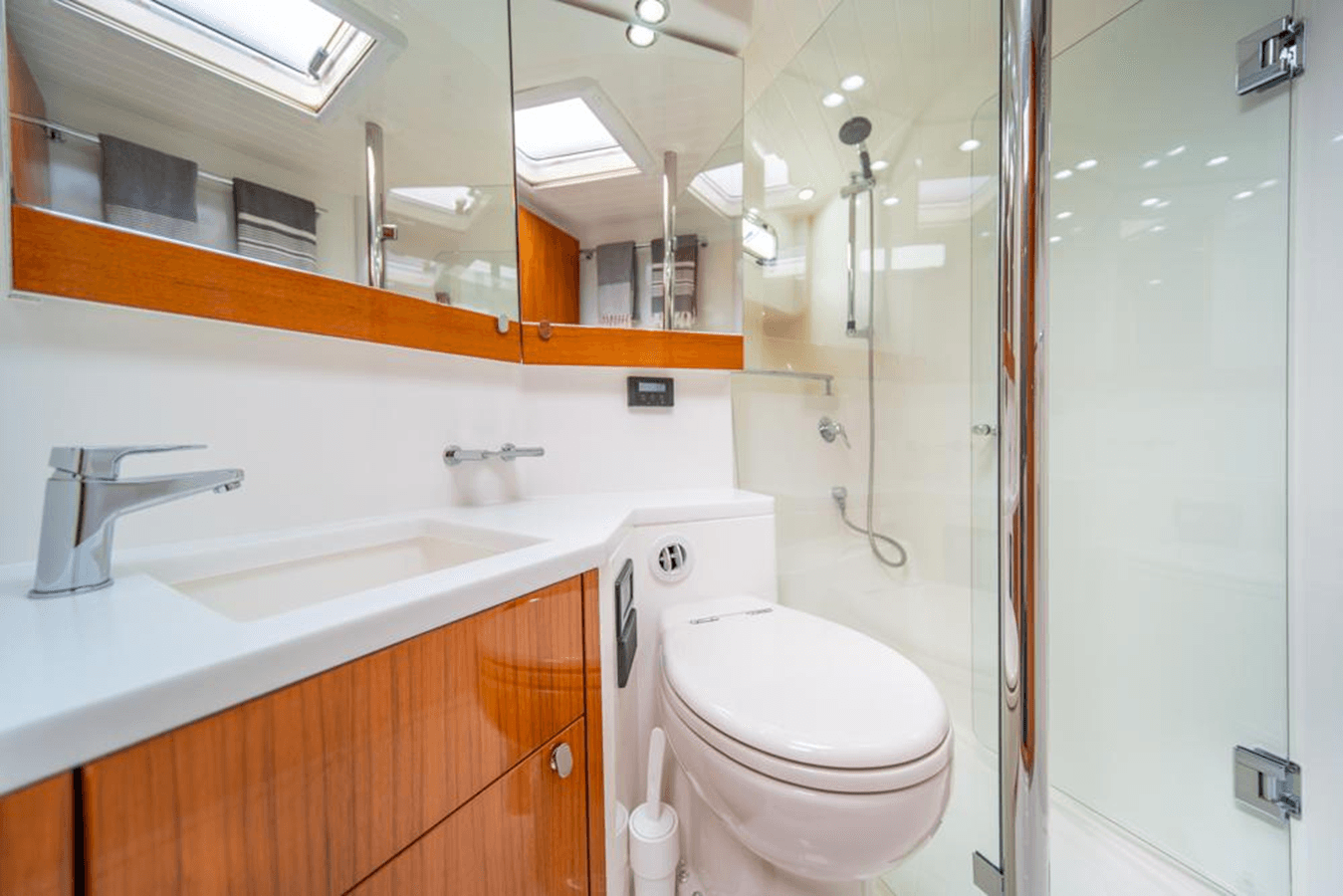 Buy a Esacpe - Maritimo at Shestakov Yacht Sales