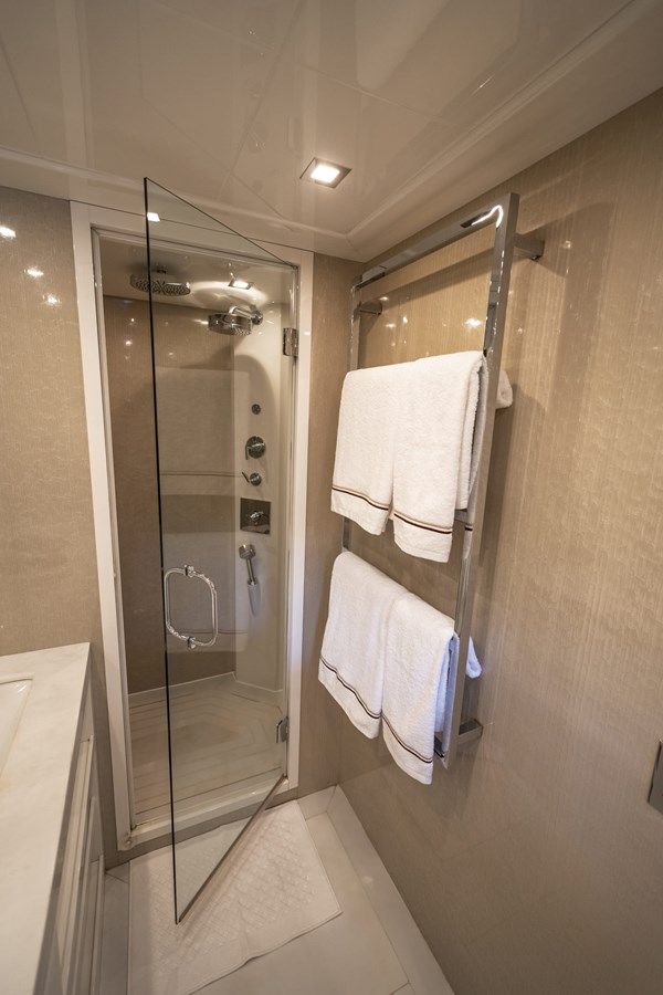 the best price on MANU 92