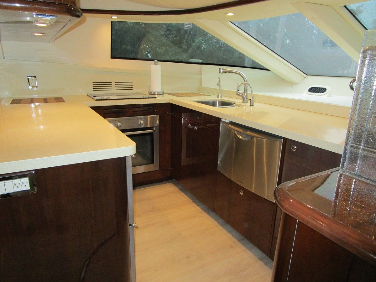 Купить яхту SHORE GIRL 2005 в Shestakov Yacht Sales