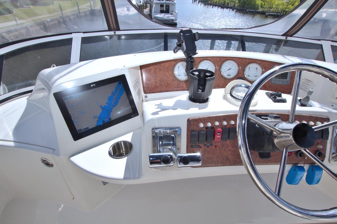 Buy a Bear Foot II (Copy) - Silverton at Shestakov Yacht Sales