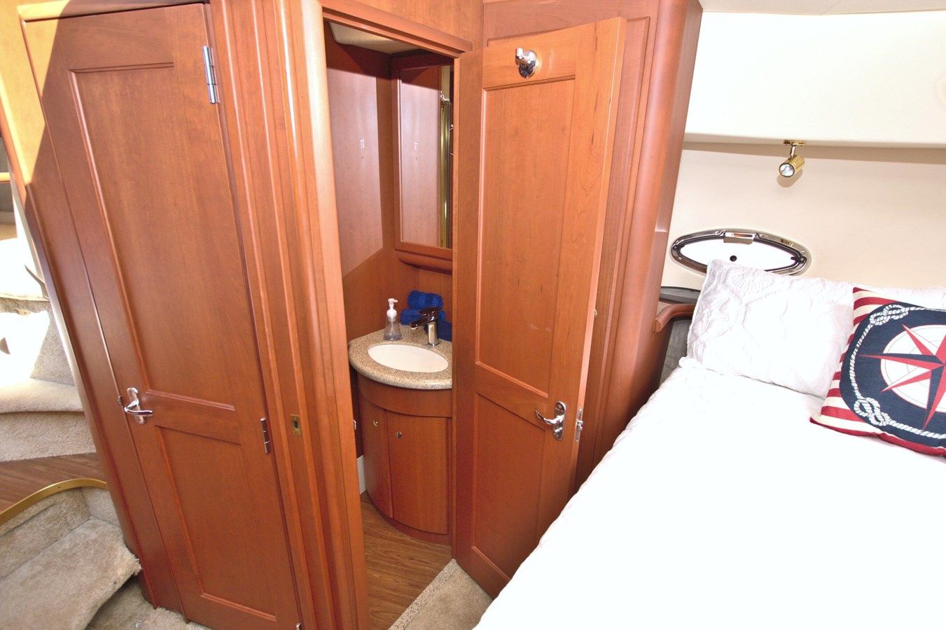 Buy a yacht Bear Foot II (Copy) 39 Motor Yacht