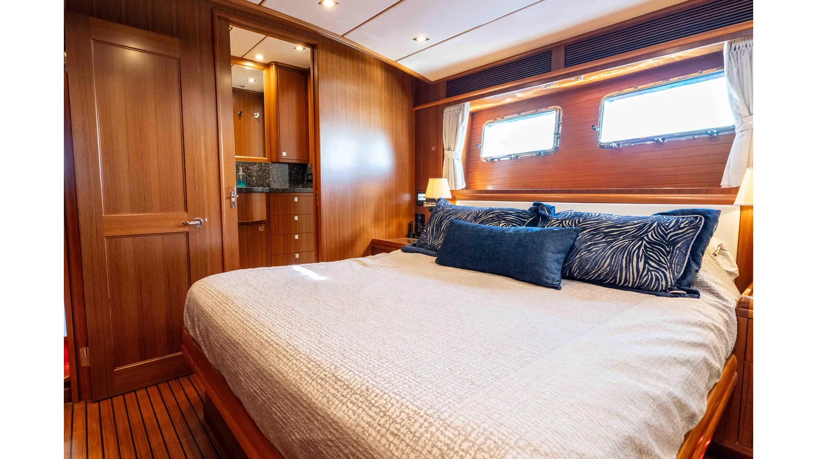 Купить яхту Martini в Shestakov Yacht Sales