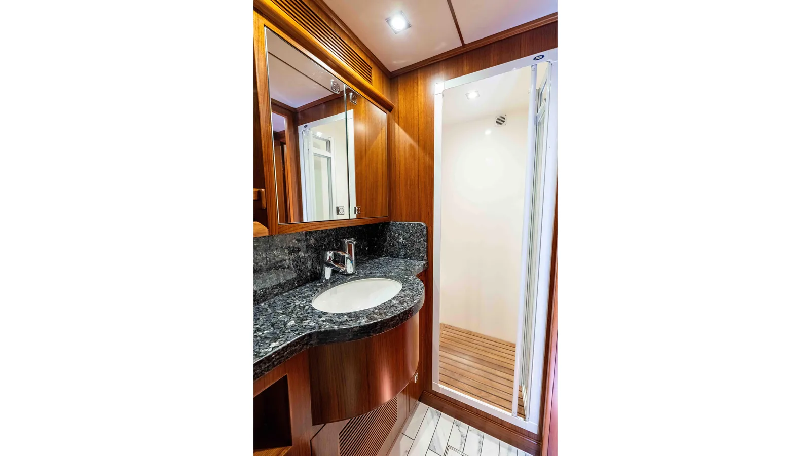 Купить яхту Martini 2022 в Shestakov Yacht Sales