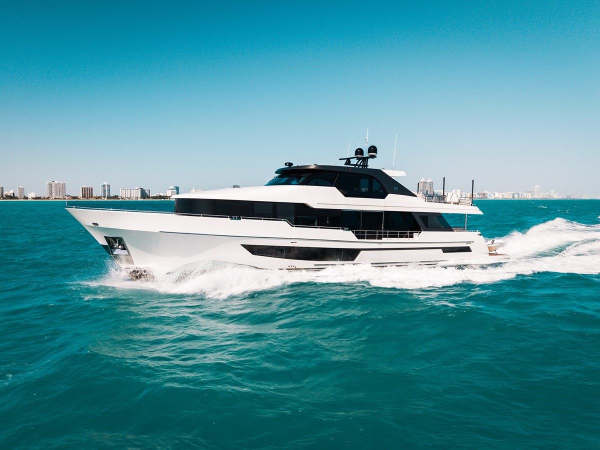 Buy a LA-LA-LA 106 at Shestakov Yacht Sales