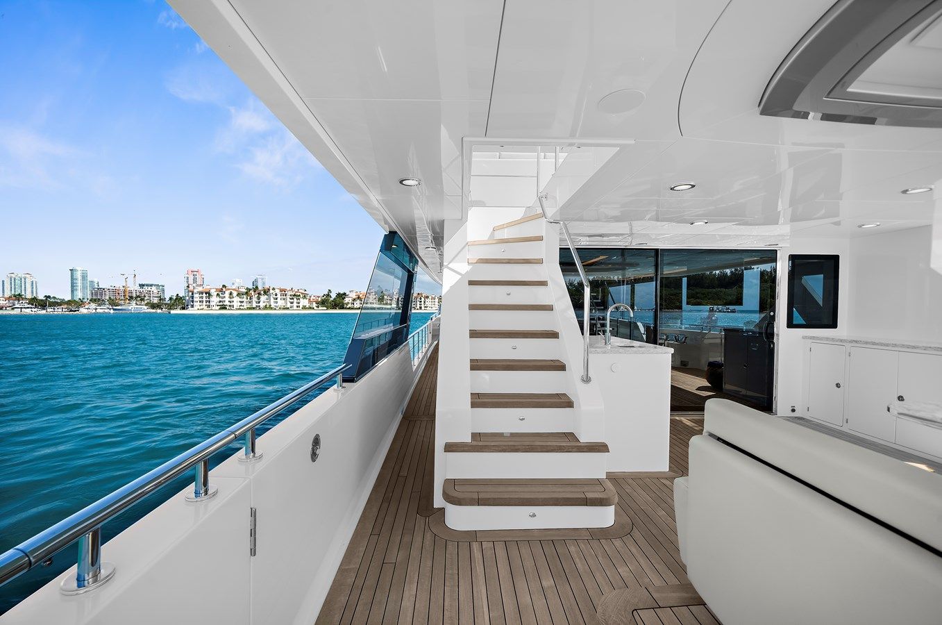 the best price on LA-LA-LA 32L