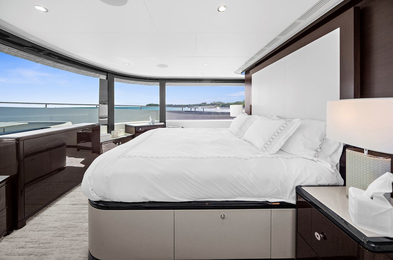 the best price on LA-LA-LA 106