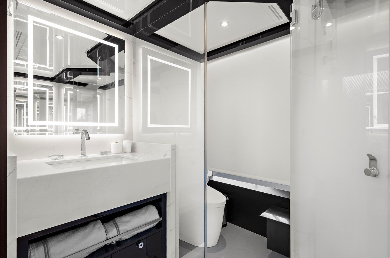 best yacht sales deals LA-LA-LA 106