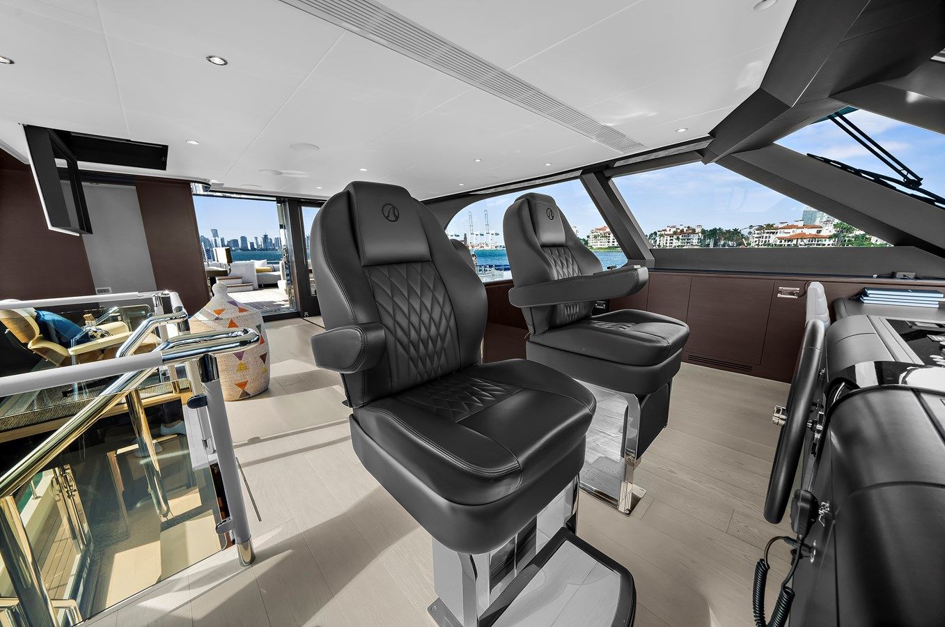 the best price on LA-LA-LA - Ocean Alexander