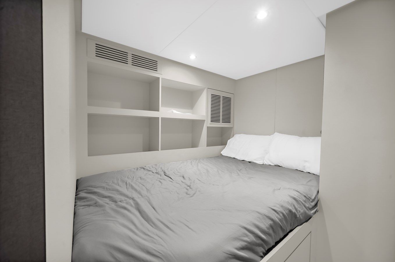 the best price on LA-LA-LA - Ocean Alexander