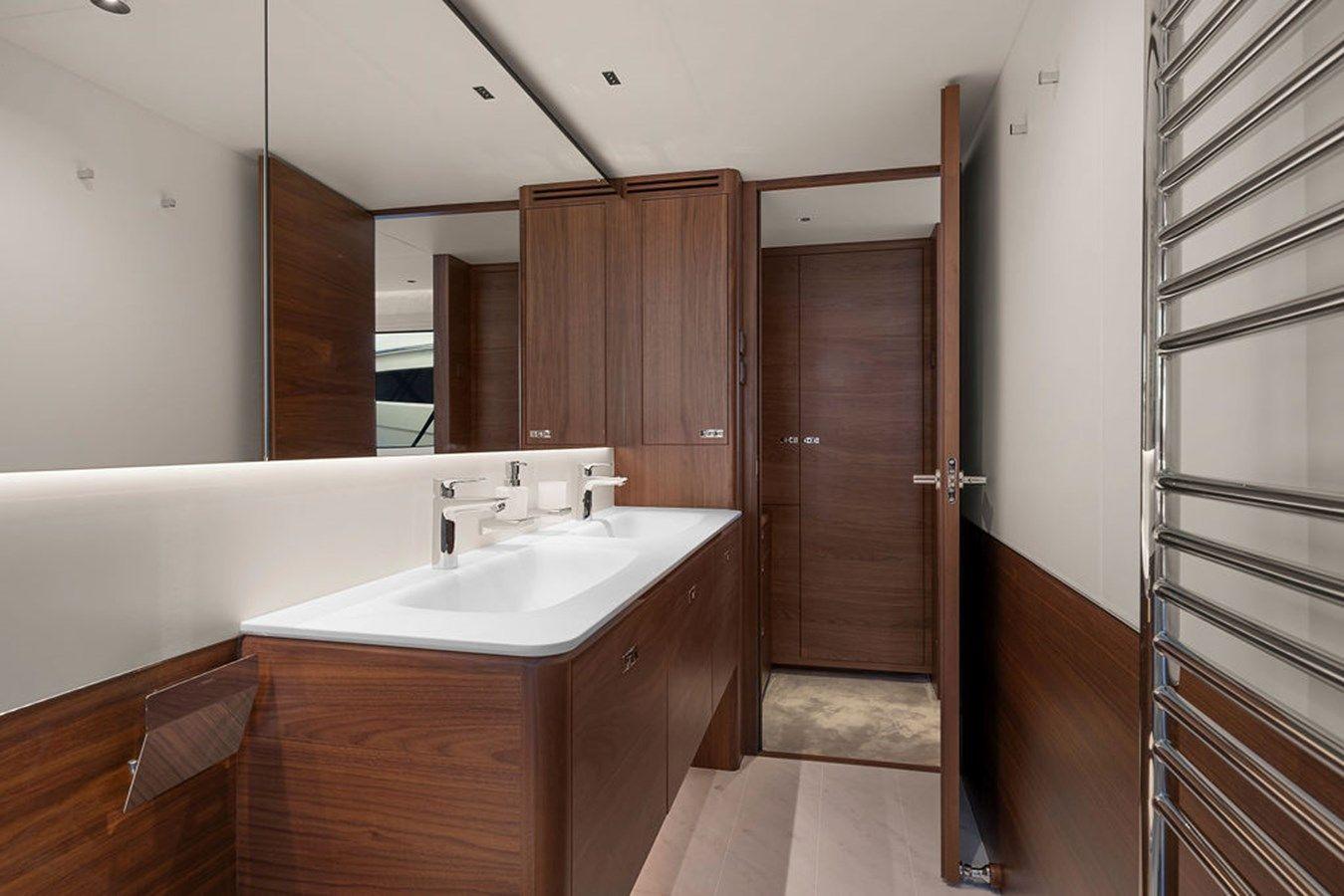 PRINCESS S72 (S72531) 75