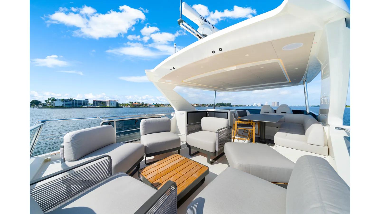 the best price on NAVETTA 62