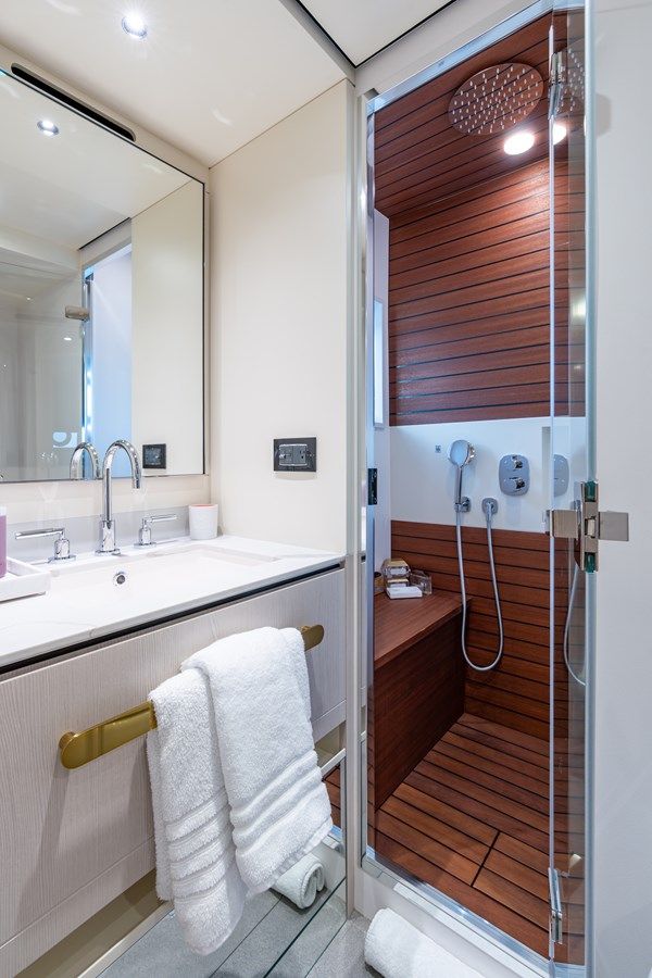 Buy a yacht Euphoria - Azimut Yachts