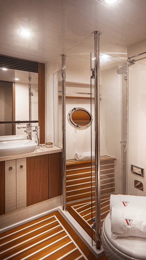 Стоимость яхты 66 DAYBRIDGE - BELIZE MOTORYACHT