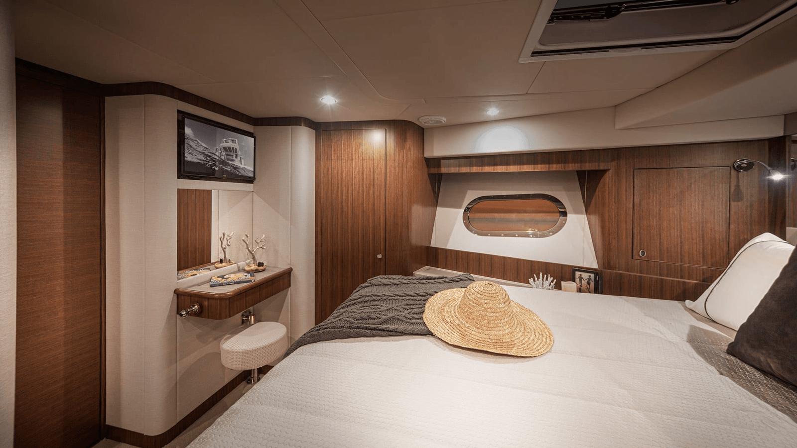 Лучшие предложения покупки яхты 66 DAYBRIDGE 2026