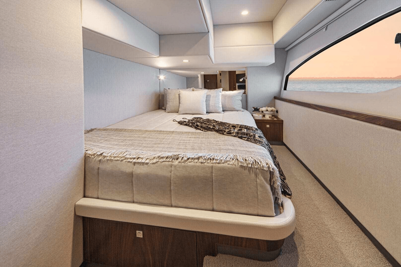 46 SPORTS MOTOR YACHT - Riviera yacht sale