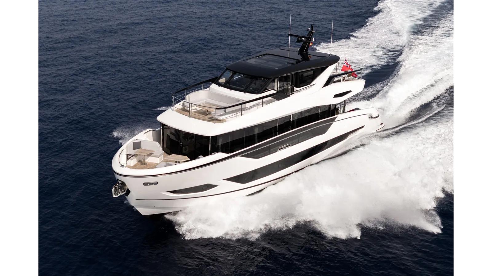 82 OCEAN ENCLOSED - Sunseeker yacht sale